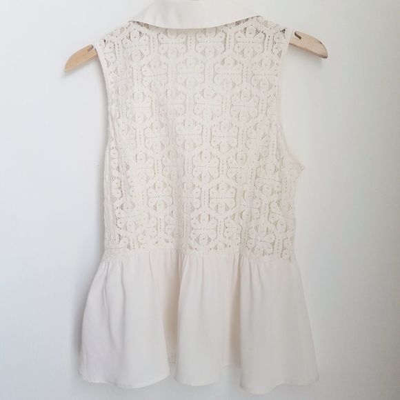 SOLD! MONTEAU Lace Button Up Peplum Top - Picture 2 of 3